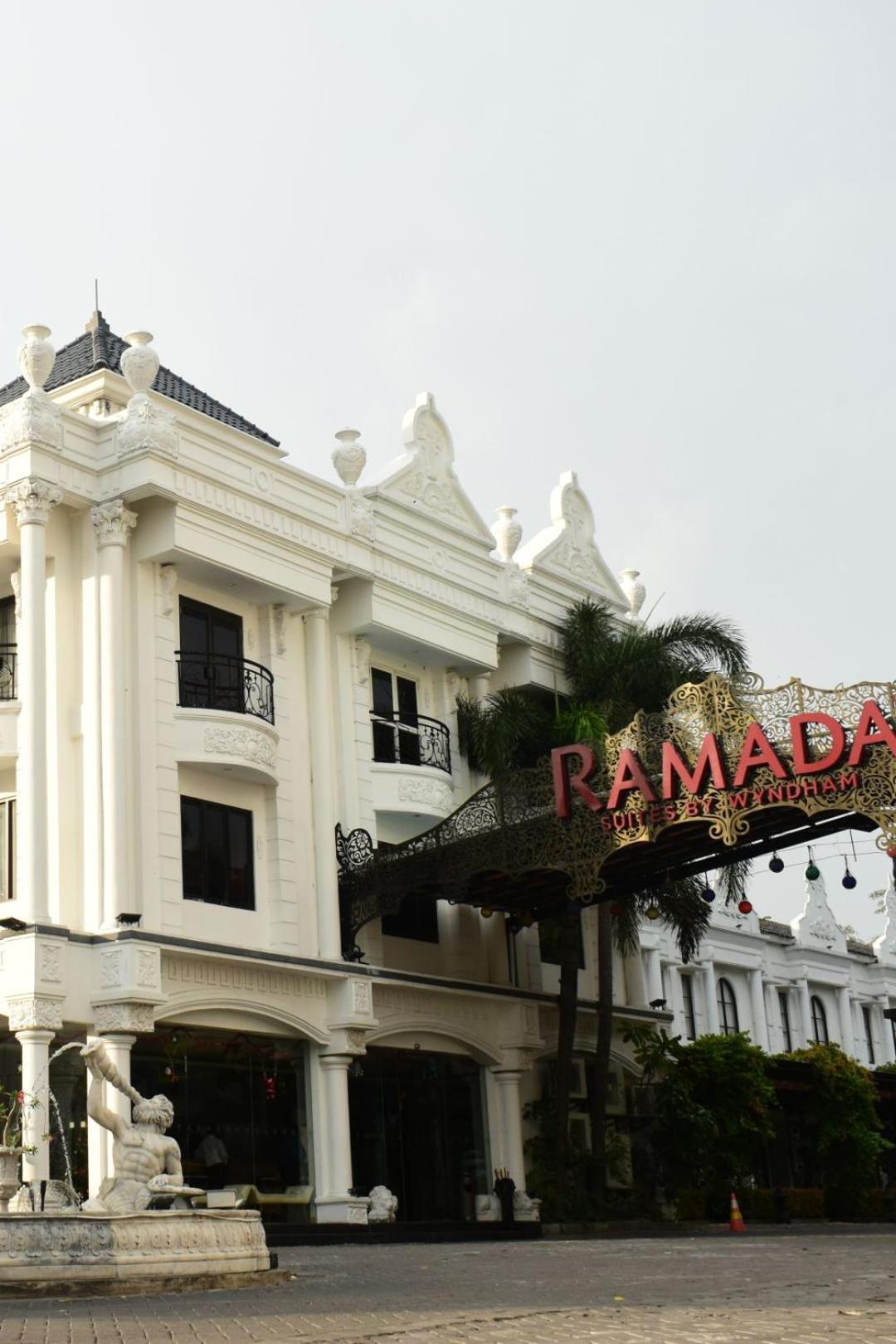Ramada Suites By Wyndham Solo Екстер'єр фото
